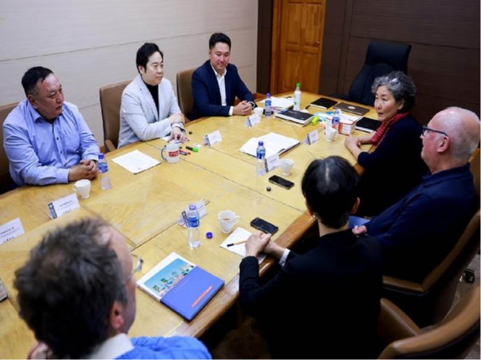 НИТХ-ын дарга А.Баяр ХБНГУ-ын эмнэлгийн эрүүл ахуйн нийгэмлэг (DGKH)-ийн дэд ерөнхийлөгчийг хүлээн авч уулзлаа